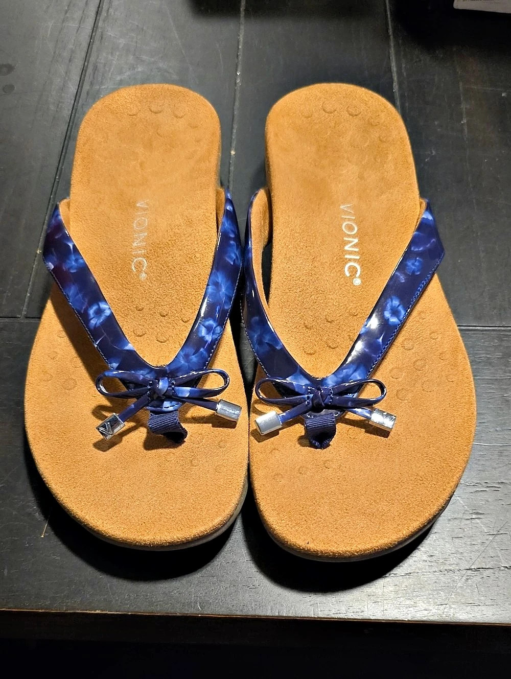 Vionic Bella II Toe Post Sandal Navy Poppy Print